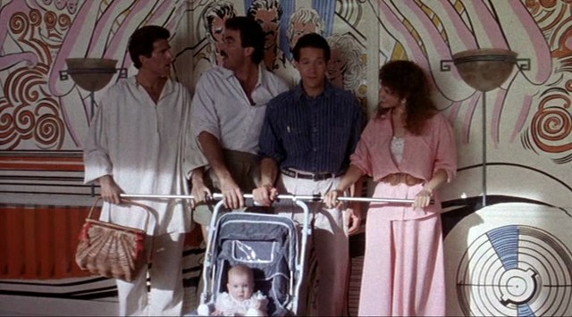 Üç Adam ve Bir Bebek fotoğrafı