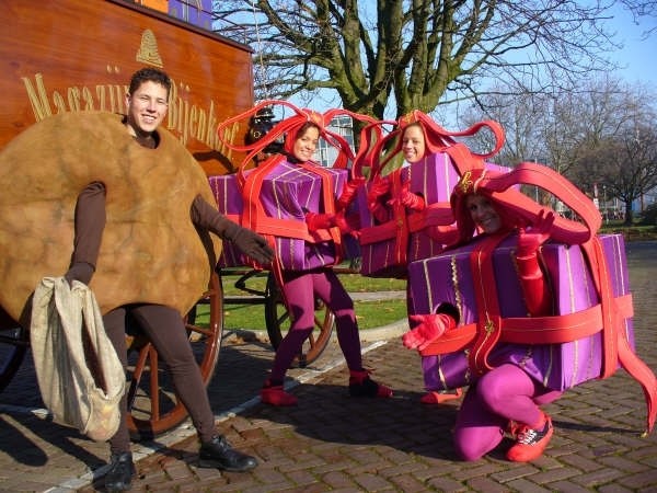 Love is All fotoğrafı