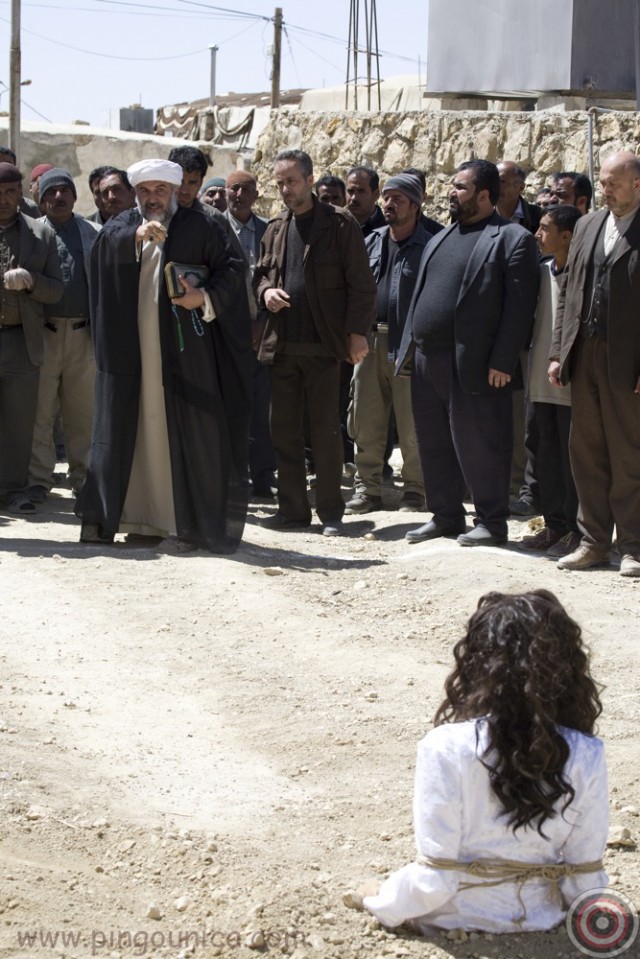 Soraya'yı Taşlamak Fotoğrafı