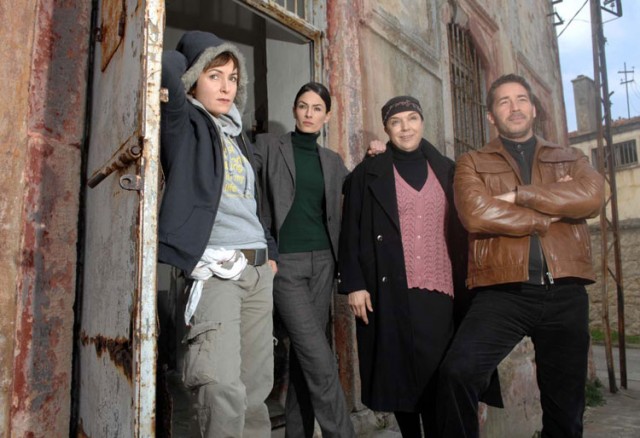 Parmaklıklar Ardında Fotoğrafı