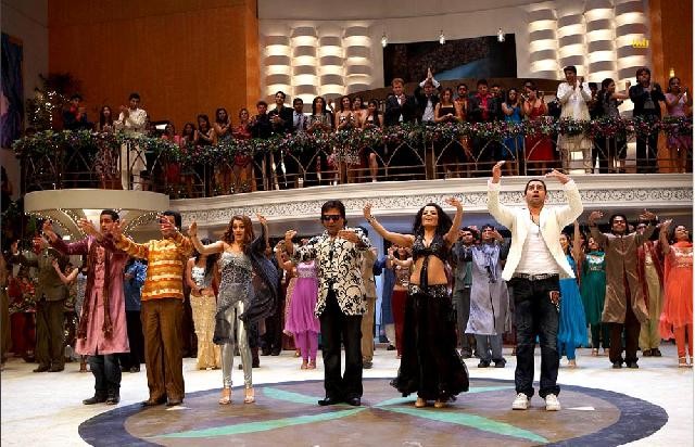 Money Hai Toh Honey Hai fotoğrafı