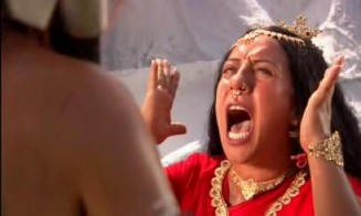 Kampüste Çıplak Ayaklar Fotoğrafı