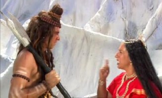 Kampüste Çıplak Ayaklar Fotoğrafı