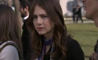 Kampüste Çıplak Ayaklar fotoğrafı