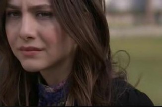 Kampüste Çıplak Ayaklar fotoğrafı