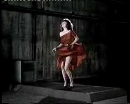 Kırmızılı Kadın fotoğrafı