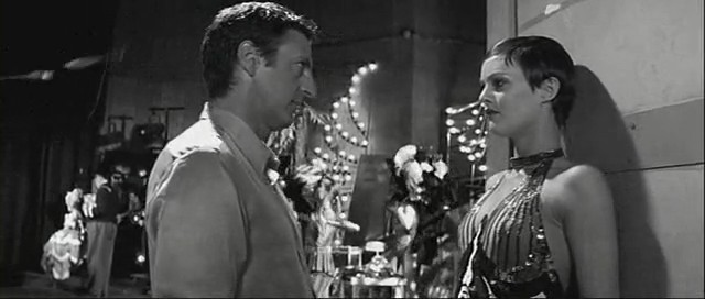 Köprüdeki Kız Fotoğrafı