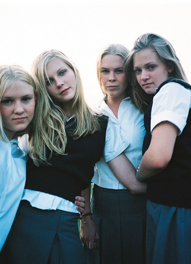 Masumiyetin İntiharı Fotoğrafı