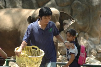Baykuş Ve Serçe Fotoğrafı