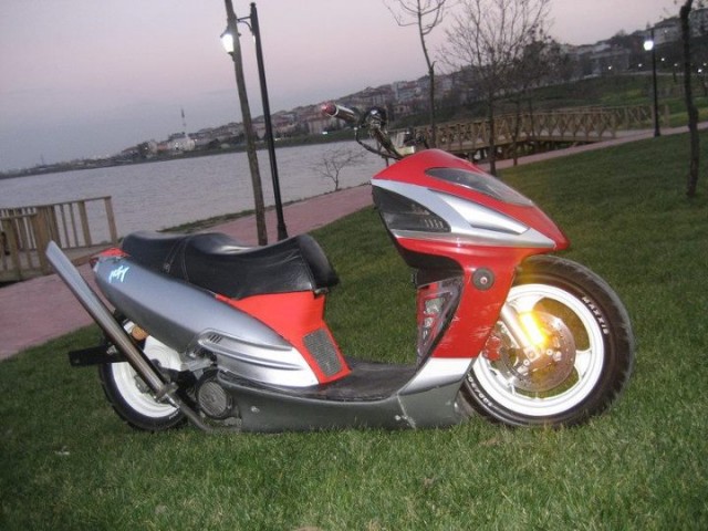 Siyah Giyen Gelin fotoğrafı