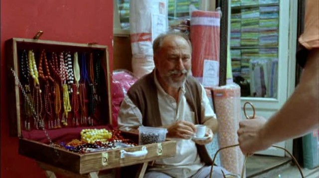 Aşk Geliyorum Demez Fotoğrafı