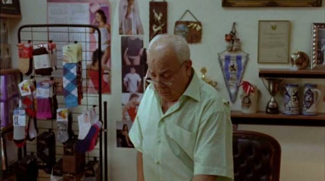 Aşk Geliyorum Demez Fotoğrafı