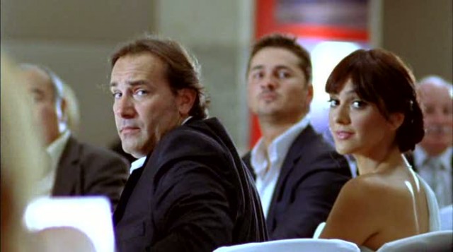 Aşk Geliyorum Demez Fotoğrafı