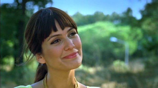 Aşk Geliyorum Demez Fotoğrafı