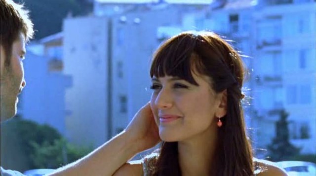 Aşk Geliyorum Demez fotoğrafı