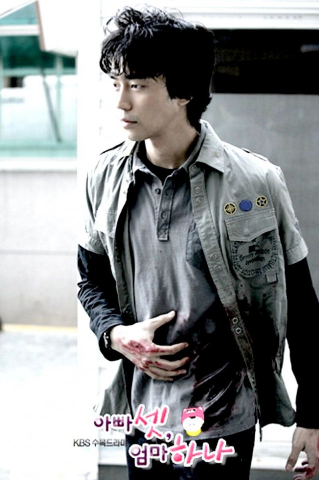 Bir Anne Üç Baba Fotoğrafı