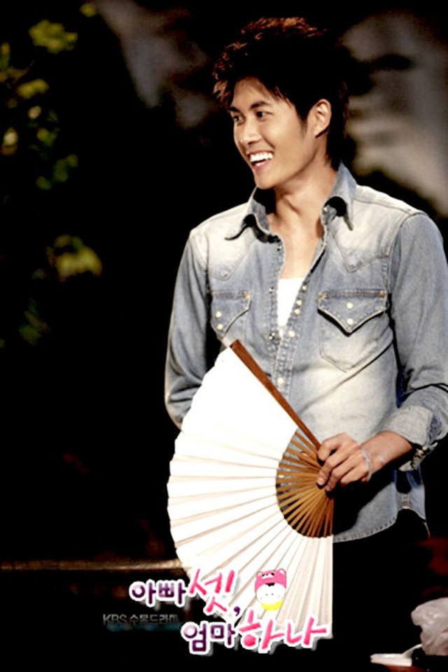 Bir Anne Üç Baba Fotoğrafı