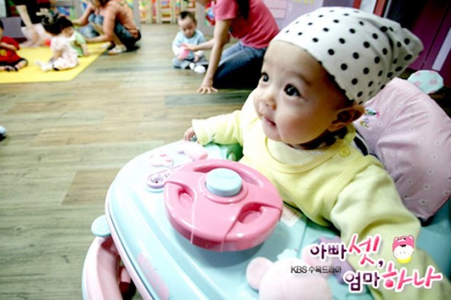 Bir Anne Üç Baba Fotoğrafı