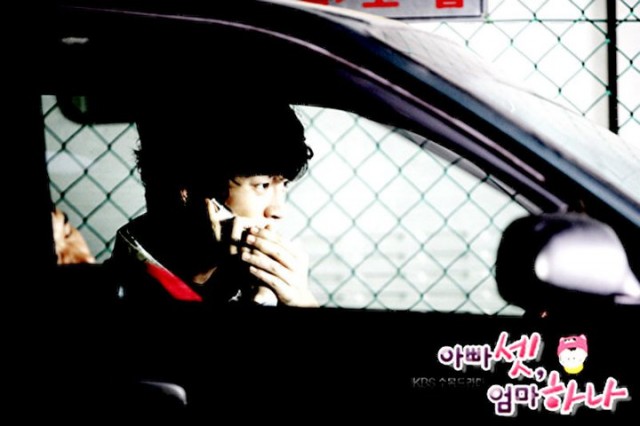 Bir Anne Üç Baba Fotoğrafı