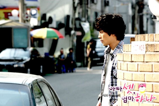 Bir Anne Üç Baba Fotoğrafı