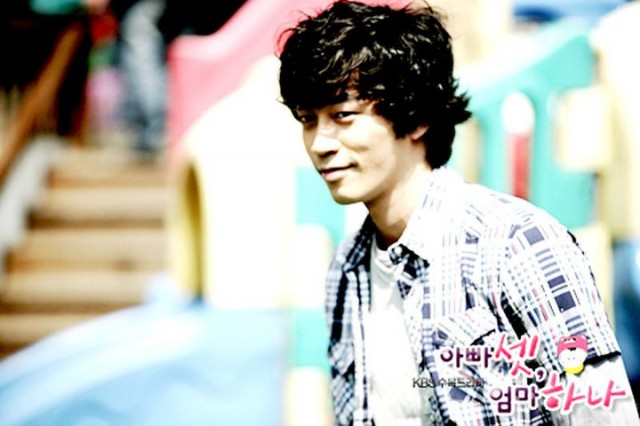 Bir Anne Üç Baba Fotoğrafı