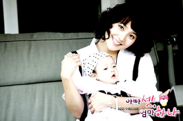 Bir Anne Üç Baba Fotoğrafı