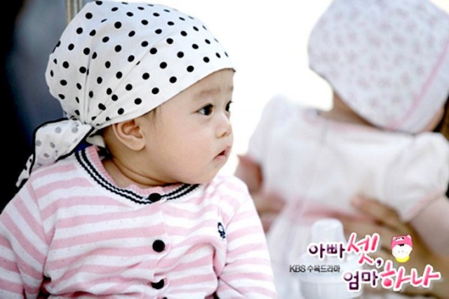 Bir Anne Üç Baba Fotoğrafı