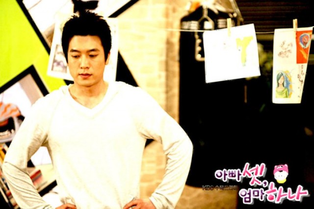 Bir Anne Üç Baba Fotoğrafı