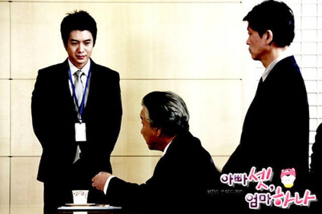 Bir Anne Üç Baba Fotoğrafı