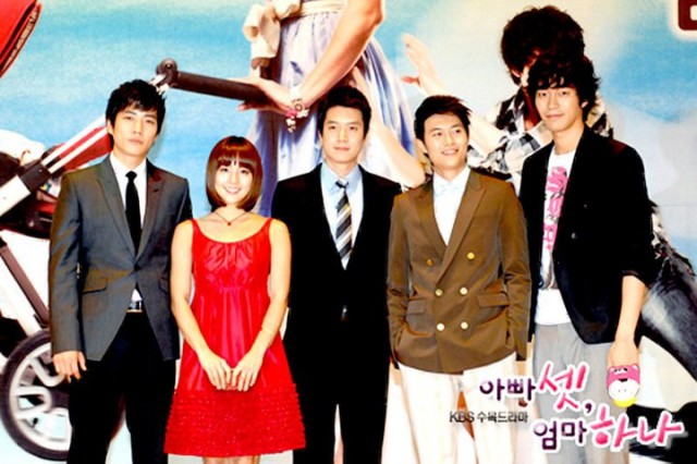 Bir Anne Üç Baba fotoğrafı