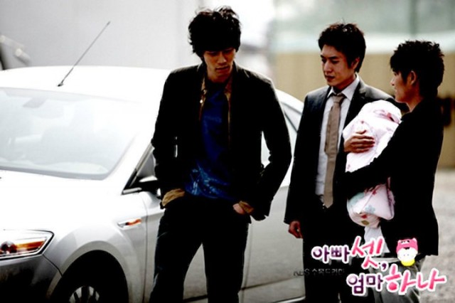 Bir Anne Üç Baba Fotoğrafı