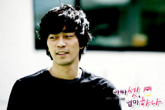 Bir Anne Üç Baba Fotoğrafı