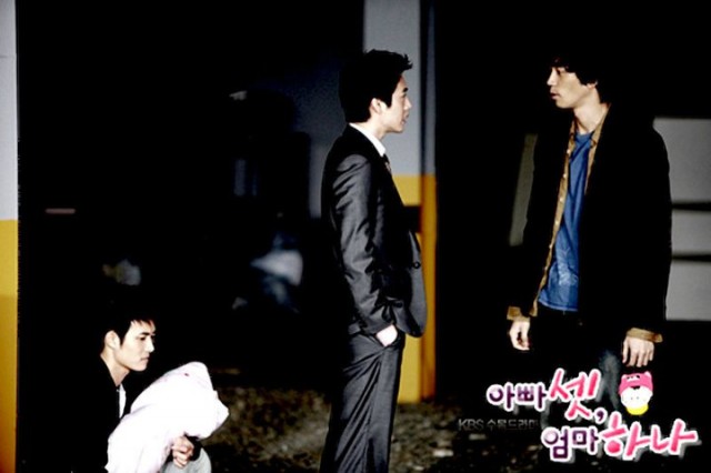 Bir Anne Üç Baba Fotoğrafı