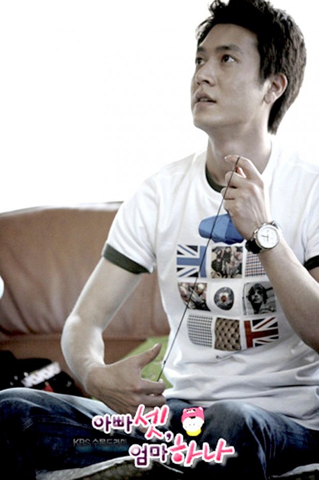 Bir Anne Üç Baba Fotoğrafı