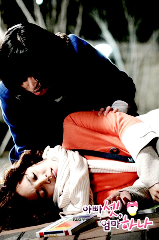 Bir Anne Üç Baba Fotoğrafı