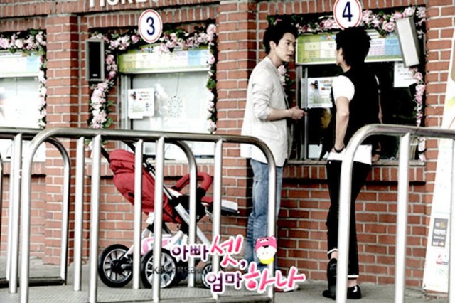 Bir Anne Üç Baba Fotoğrafı