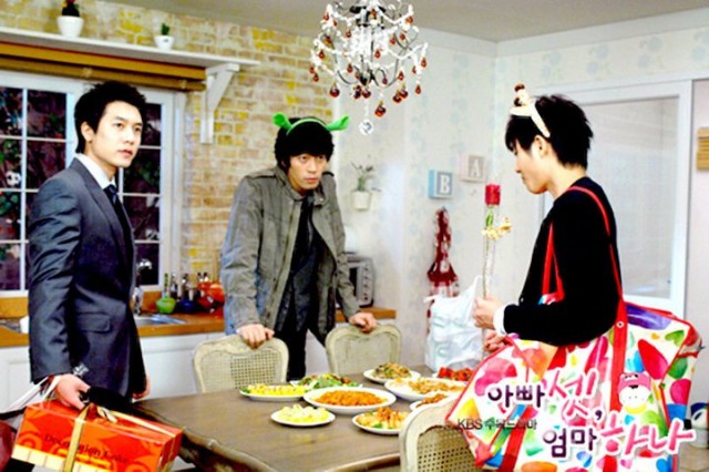 Bir Anne Üç Baba Fotoğrafı