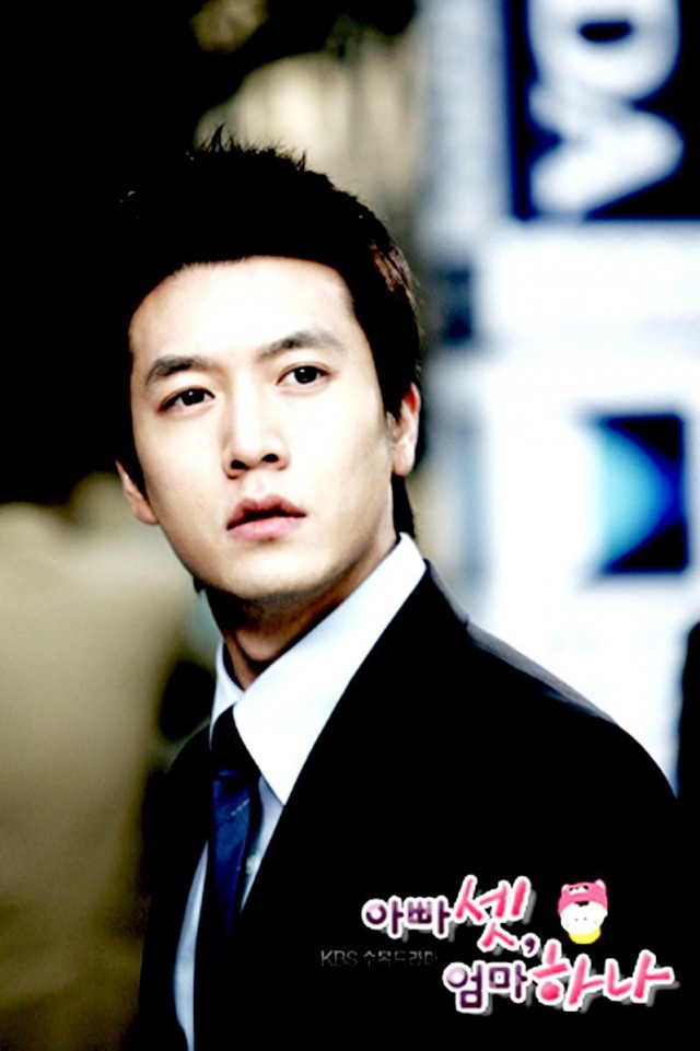 Bir Anne Üç Baba Fotoğrafı