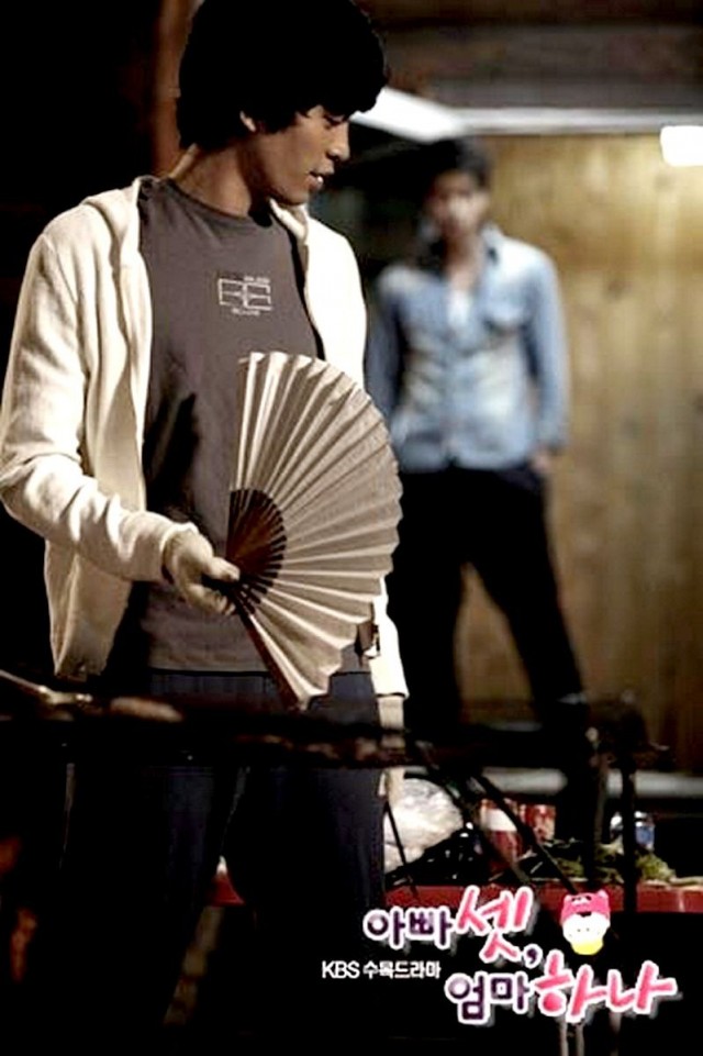 Bir Anne Üç Baba Fotoğrafı