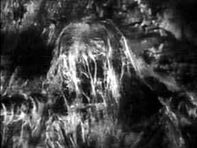 Beast From Haunted Cave fotoğrafı