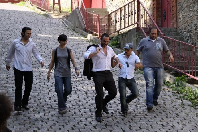 Deli Dumrul: Kurtlar Kuşlar Aleminde Fotoğrafı