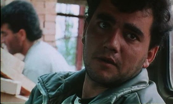 Dokhtari Ba Kafsh-haye-katani Fotoğrafı