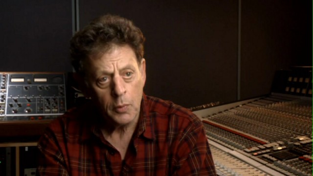 Dokhtari Ba Kafsh-haye-katani fotoğrafı