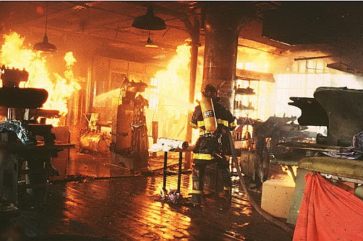 Alev Kapanı Fotoğrafı