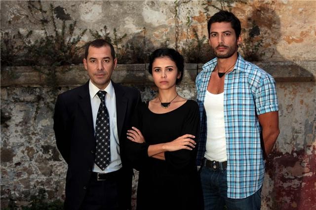 Parmaklıklar Ardında Fotoğrafı