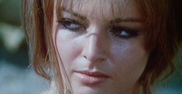 5 Bambole Per La Luna D'agosto Fotoğrafı