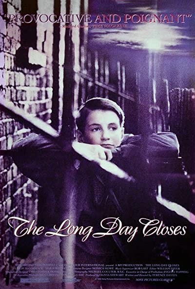The Long Day Closes (1992) afişi