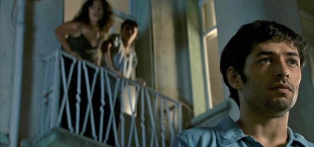 Başka Dilde Aşk Fotoğrafı