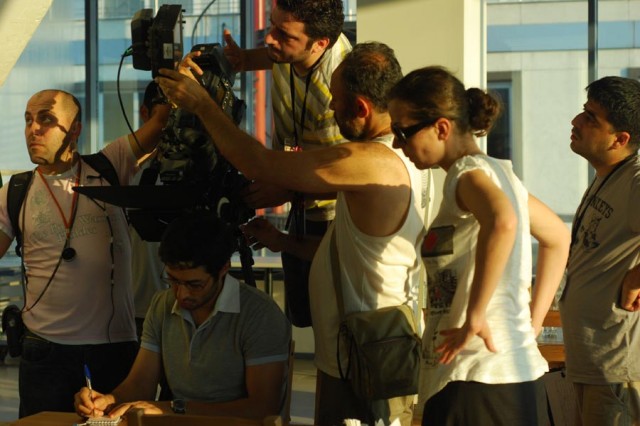 Başka Dilde Aşk Fotoğrafı