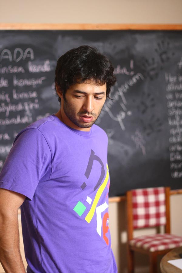 Başka Dilde Aşk Fotoğrafı